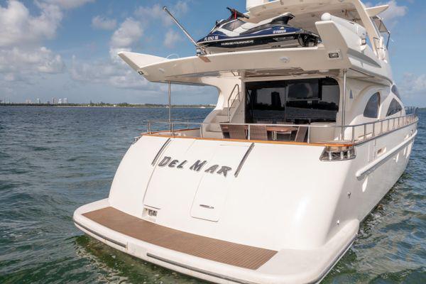 90' Azimut Delmar