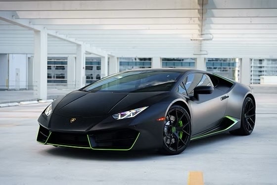 Lamborghini Huracan Black