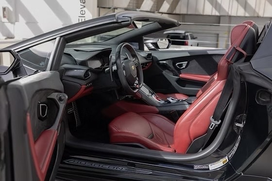 Lamborghini Huracan EVO Interior