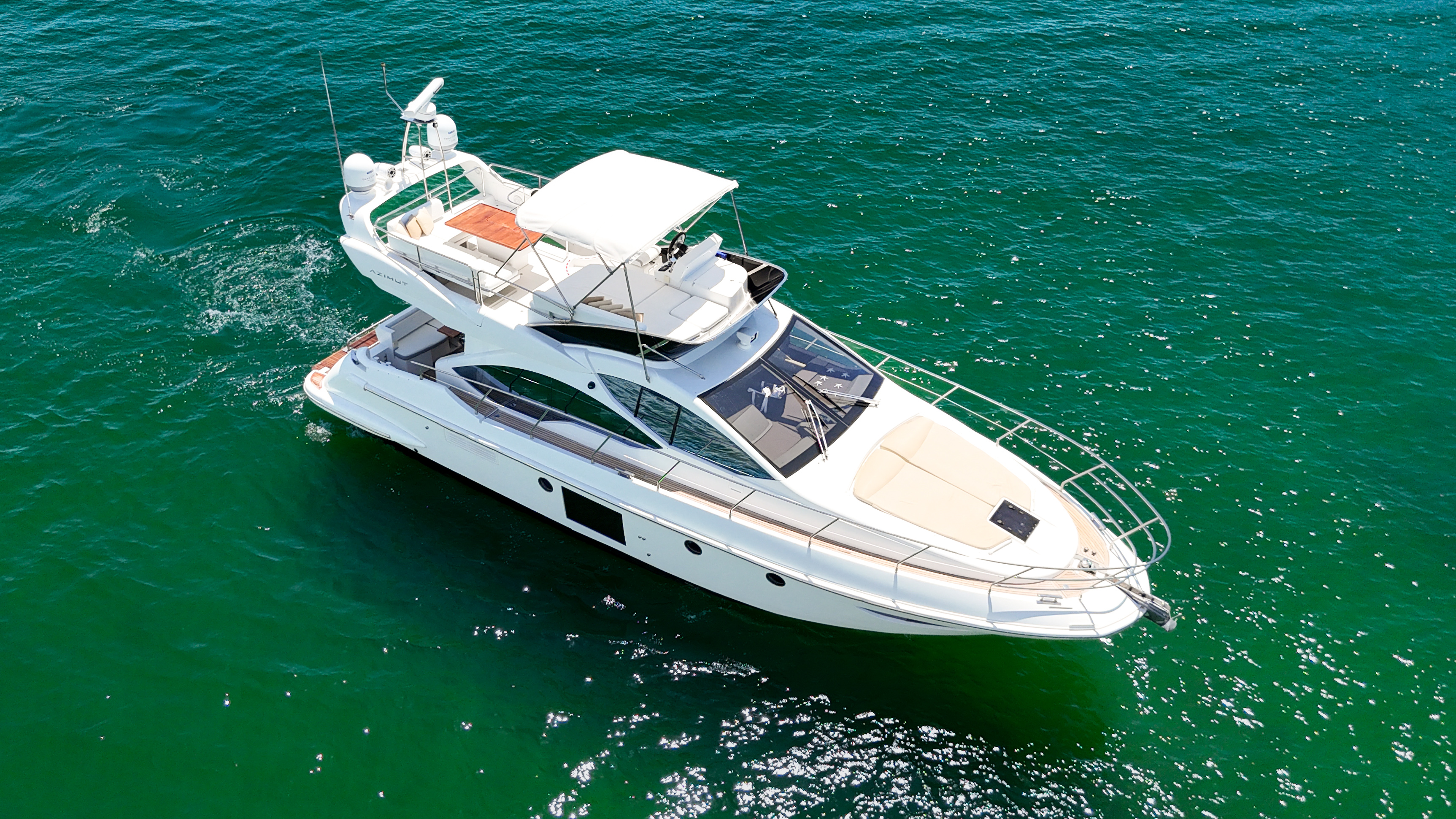 Latin Flow Azimut 50 2015