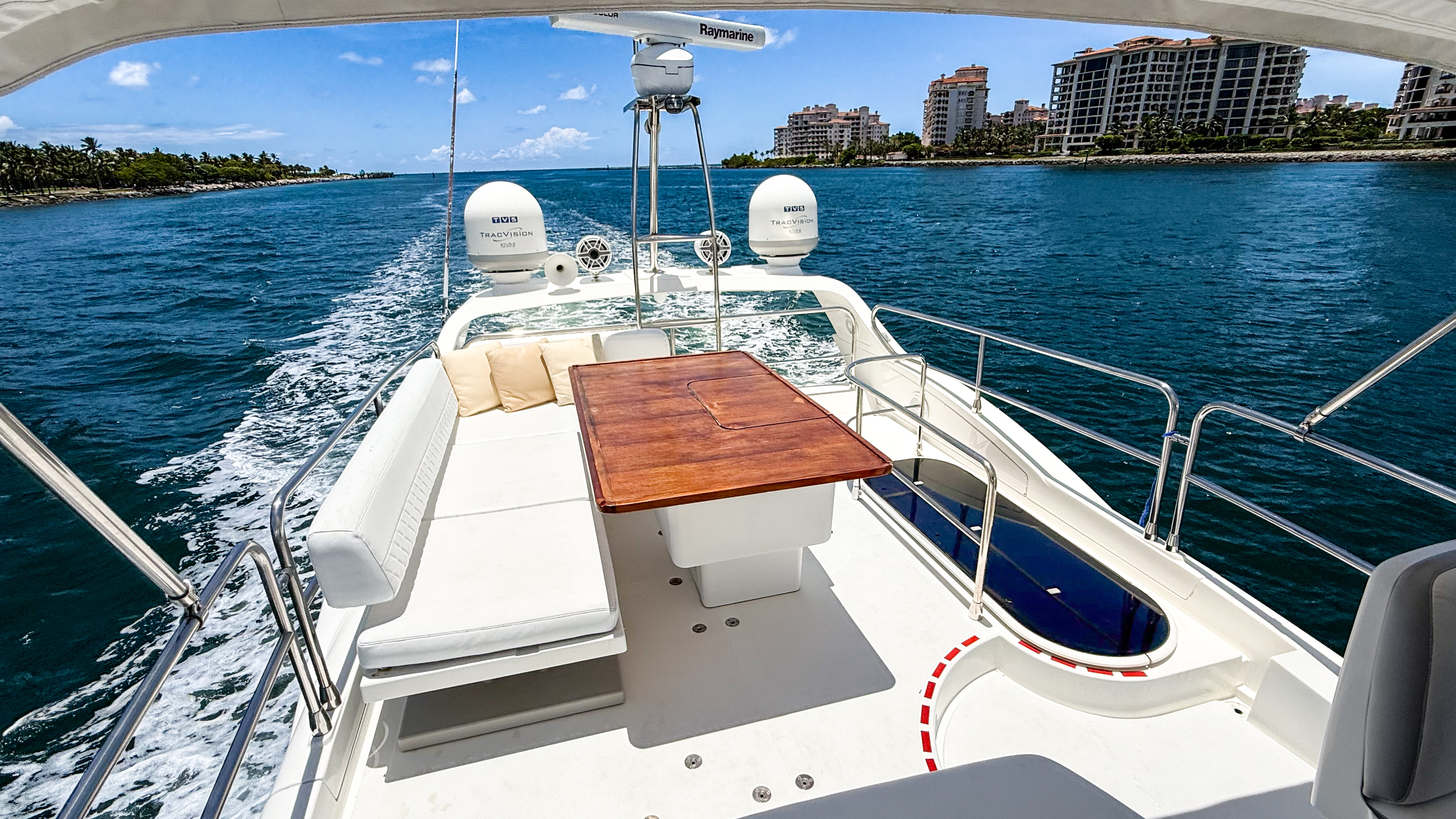 Latin Flow Azimut 50 2015